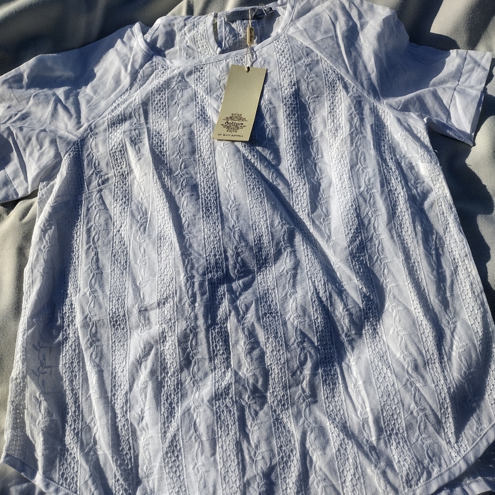 Solitaire Women's Embroider Blouse  size Medium